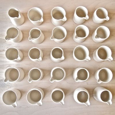 Lloyd - Set of 25 jugs